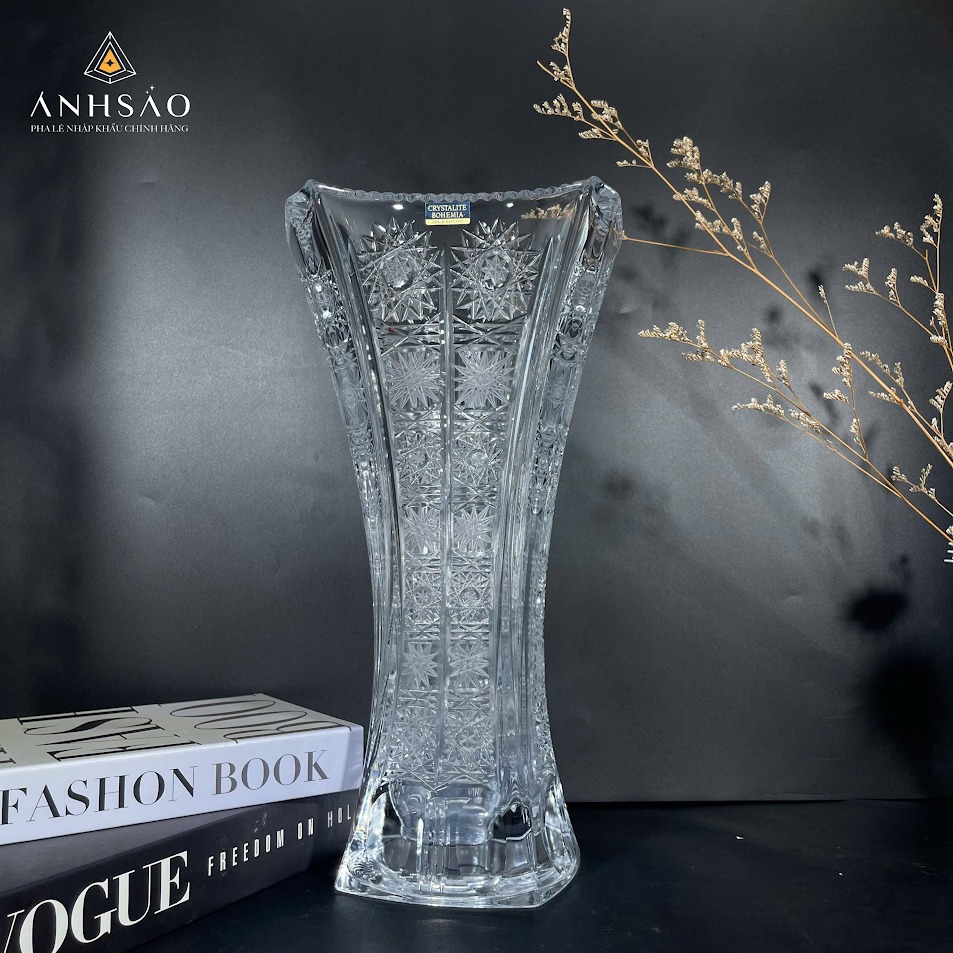 Lọ Hoa Pha Lê - Đỉnh Cao Nghệ Thuật Cắm Hoa Và Trang Trí Nội Thất