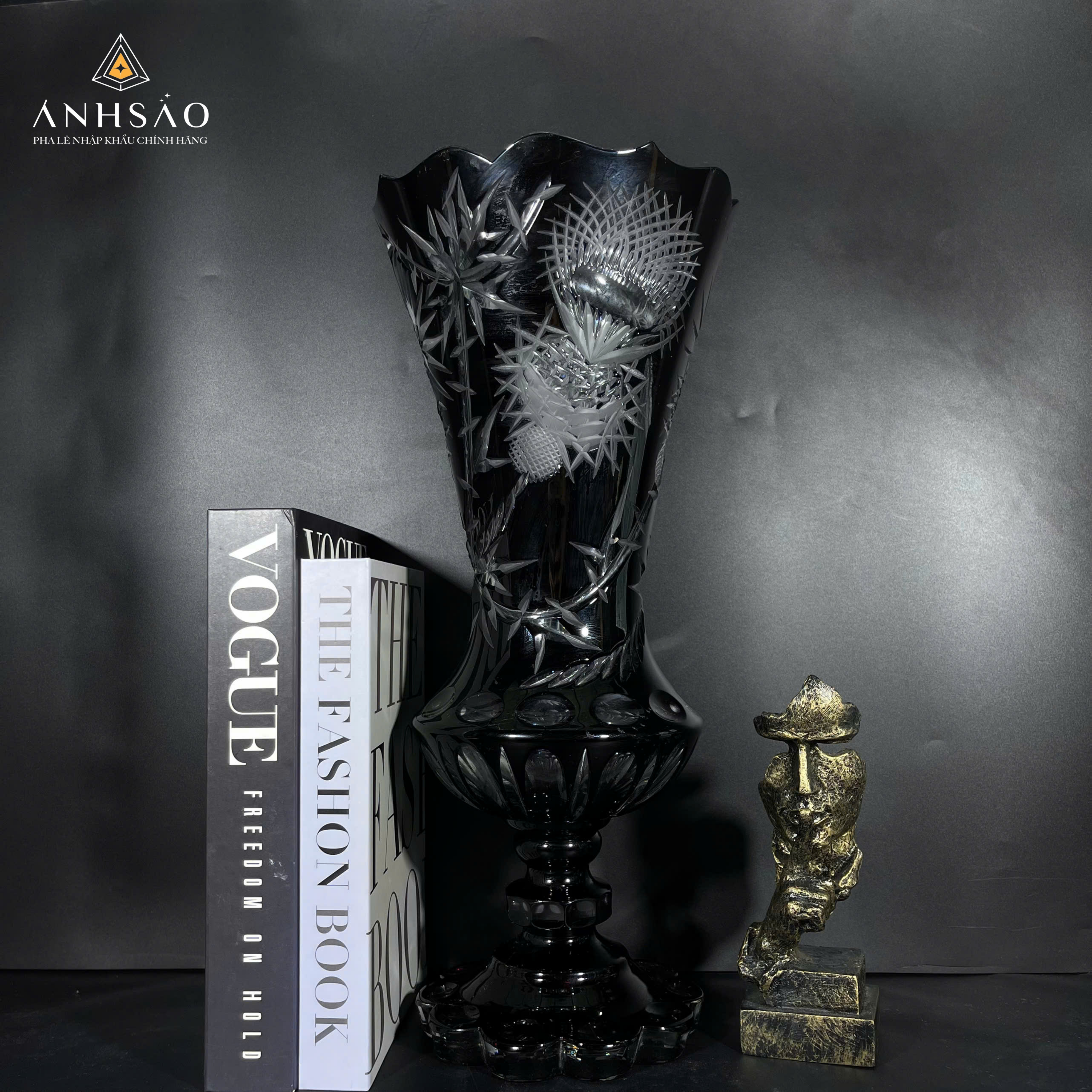 Lọ Hoa Pha Lê Haida Chân Đế Đen Mài Tia Sao