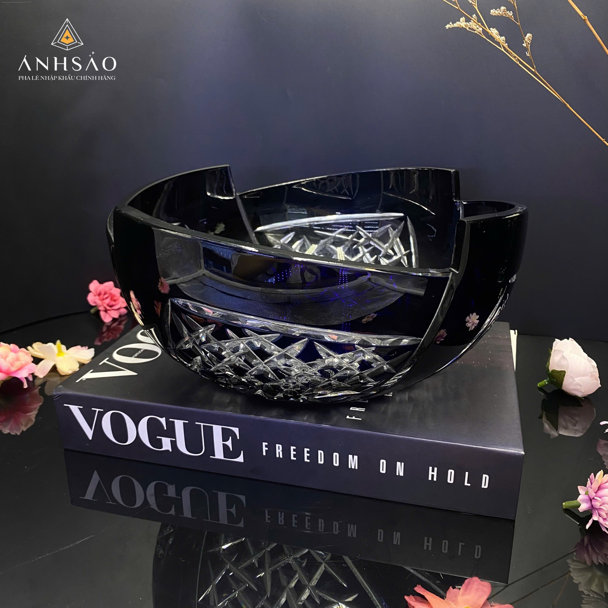 Bộ Sưu Tập Âu Pha Lê Nâng Tầm Không Gian Bếp Và Phòng Khách