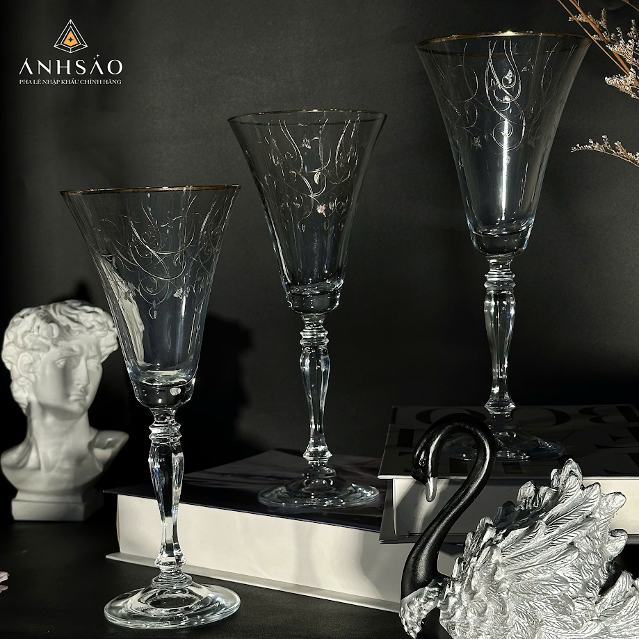 Ly Pha Lê Cao Cấp – Thiết Kế Sang Trọng, Tinh Tế Cho Không Gian Đẳng Cấp