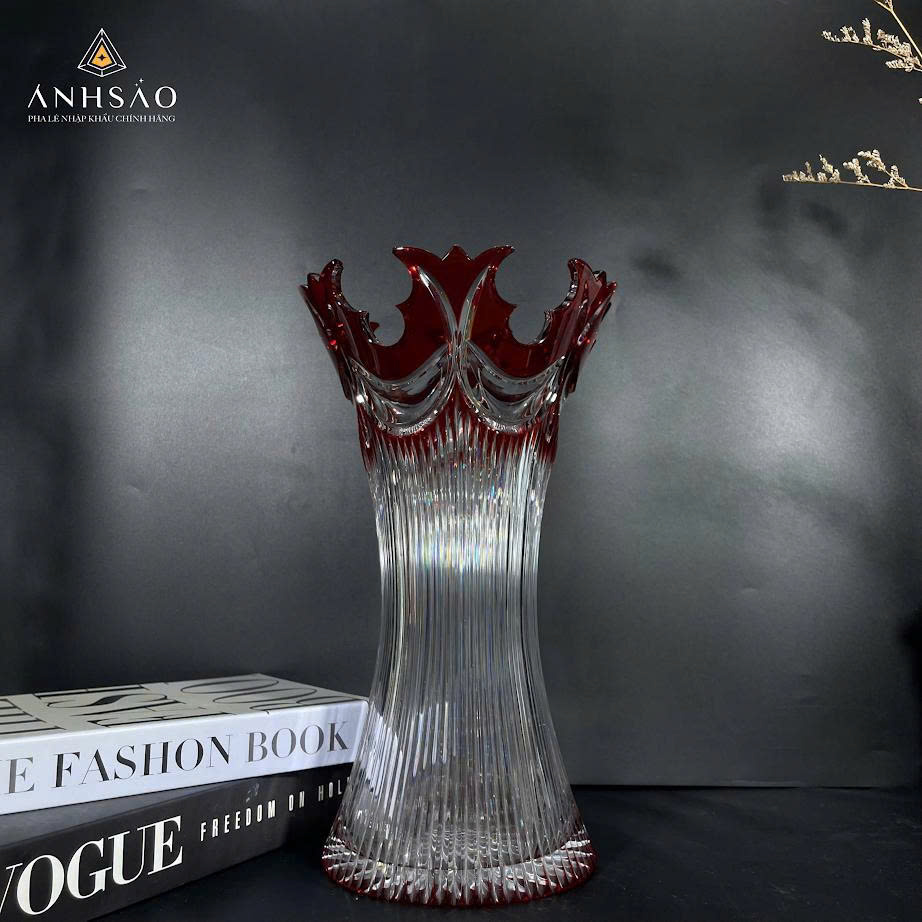 Lọ Hoa Pha Lê - Điểm Nhấn Nghệ Thuật Sang Trọng Cho Không Gian Nội Thất