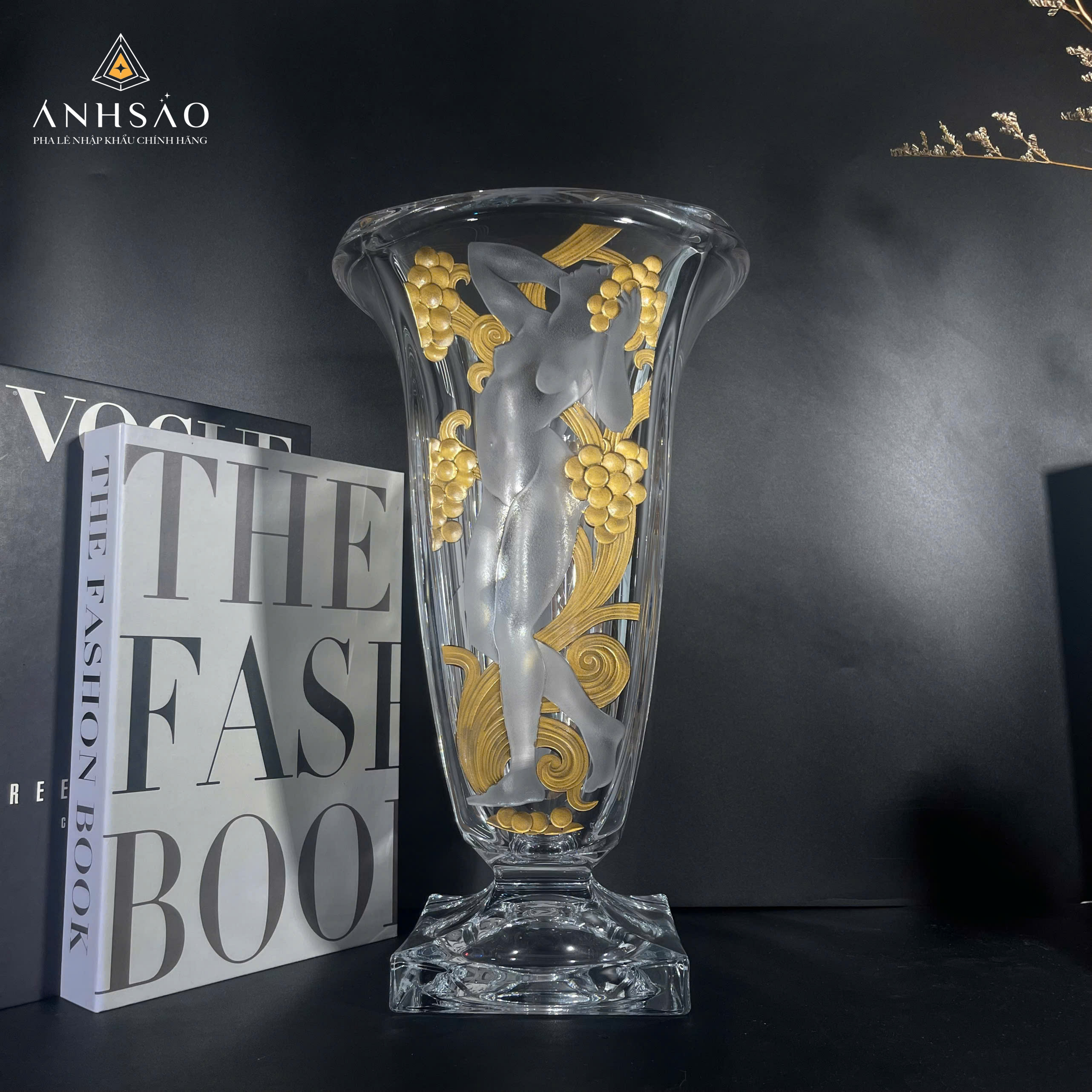 Lọ Hoa Pha Chân Đế Điêu Khắc Cô Gái Vàng