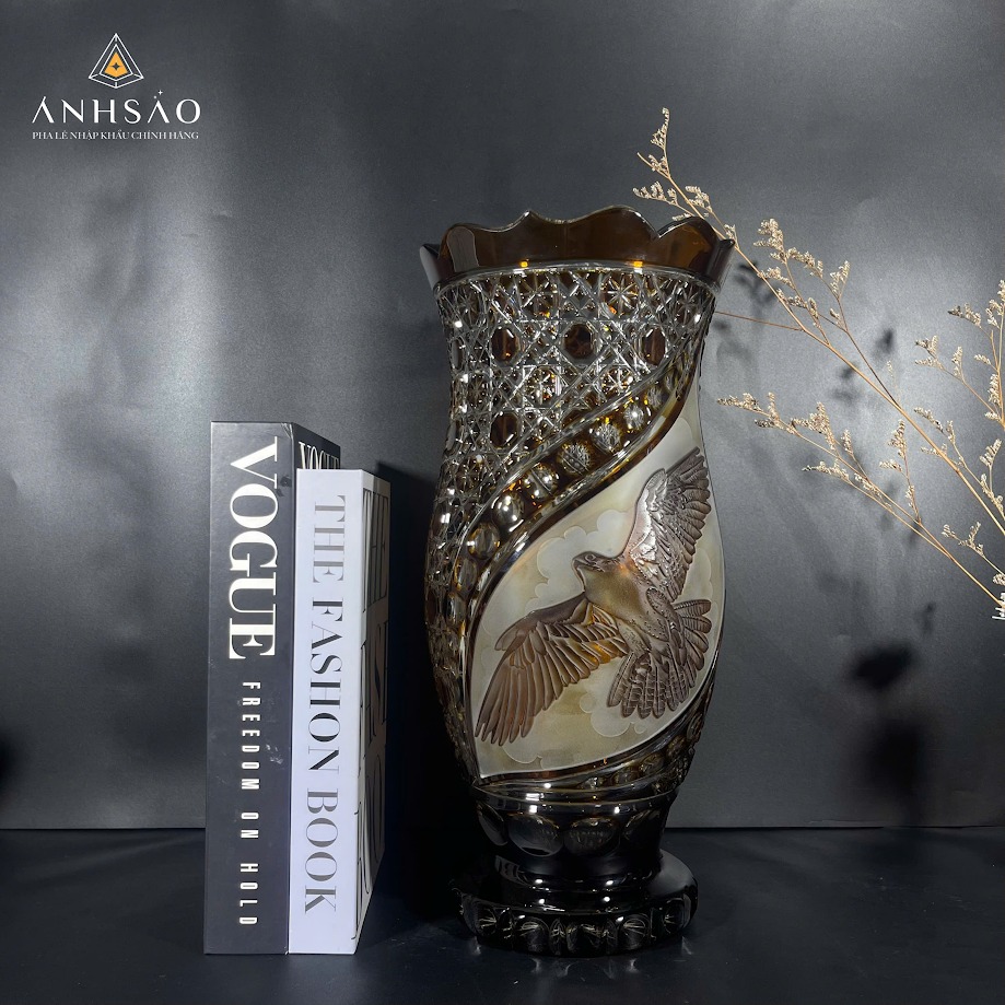 Lọ Hoa Pha Lê Nghệ Thuật – Tinh Hoa Trang Trí Không Gian Đẳng Cấp