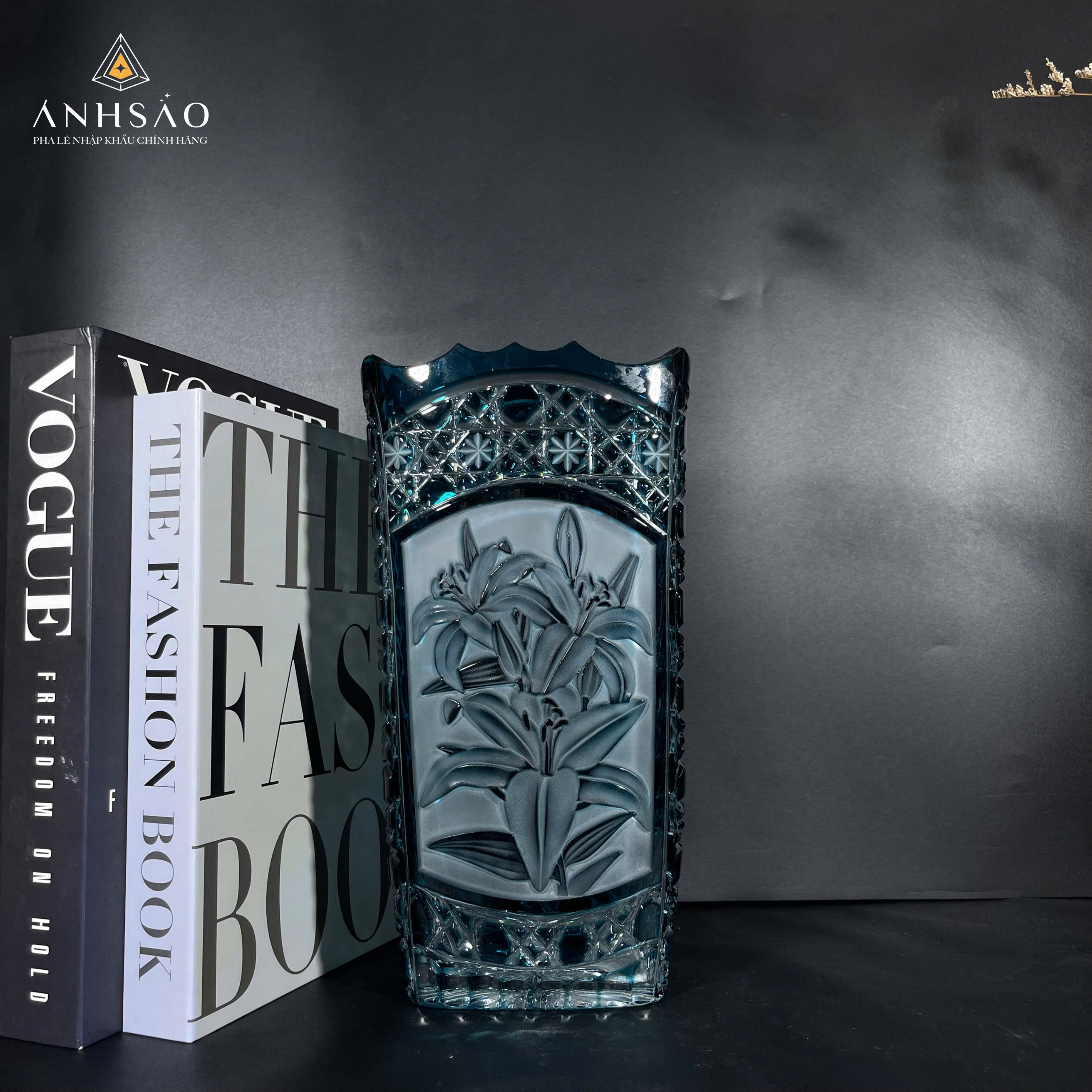 Lọ Hoa Pha Lê Haida Vuông Mài Hoa Ly