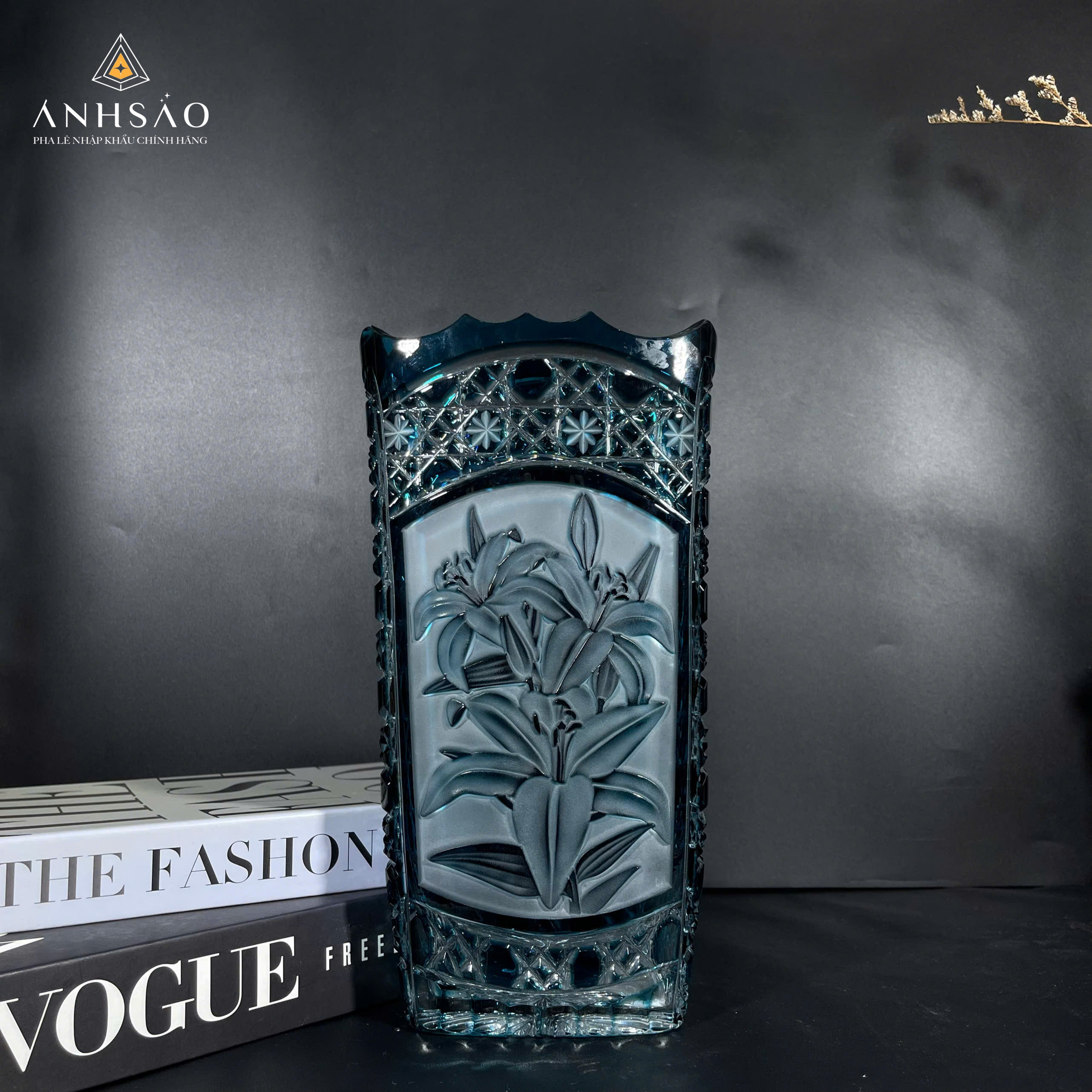 Lọ Hoa Pha Lê Haida Vuông Mài Hoa Ly