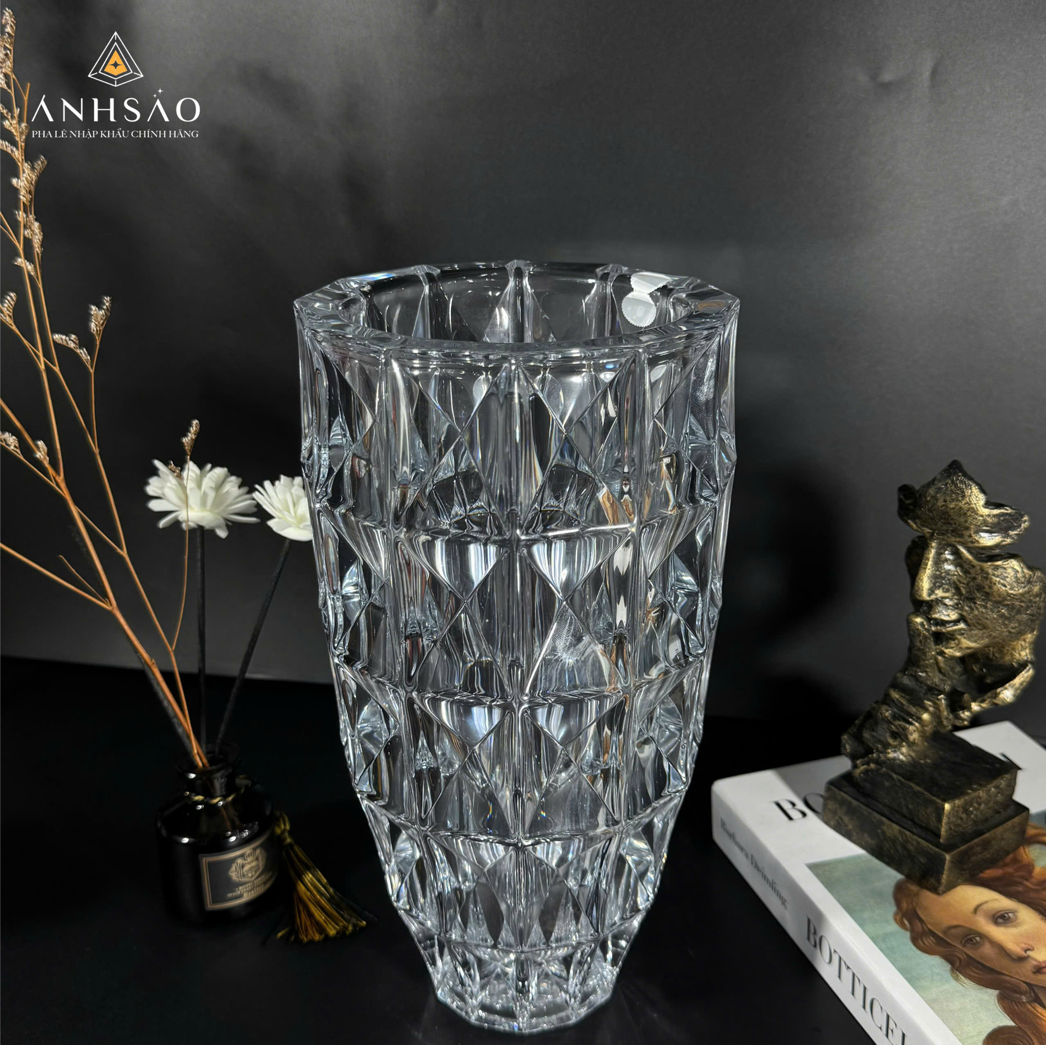 Top 3 Lọ Hoa Pha Lê Phù Hợp Để Làm Quà Tặng Ngày Nhà Giáo Việt Nam