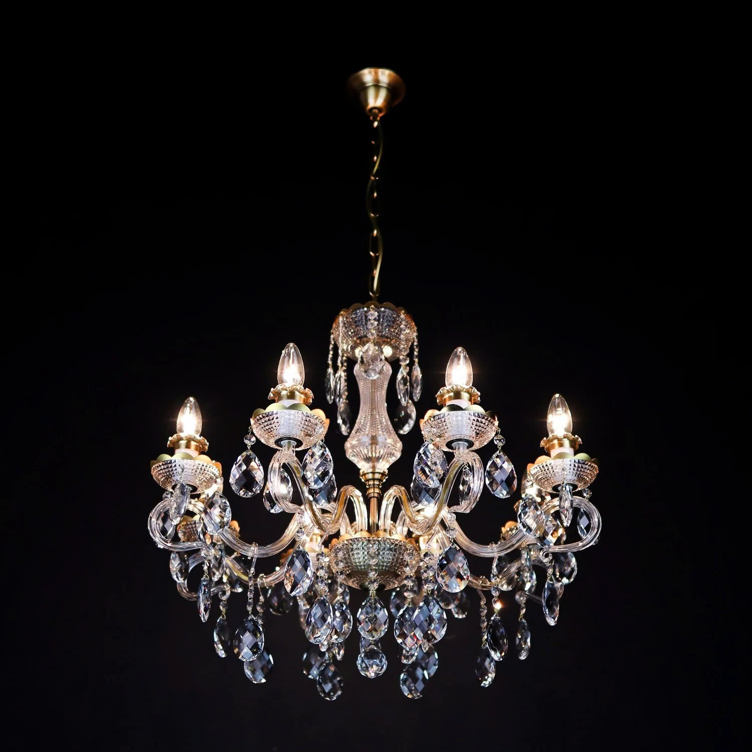 Đèn Pha Lê Treo Trần 8 Bóng Daisy - Vũ Điệu Ánh Sáng Lung Linh