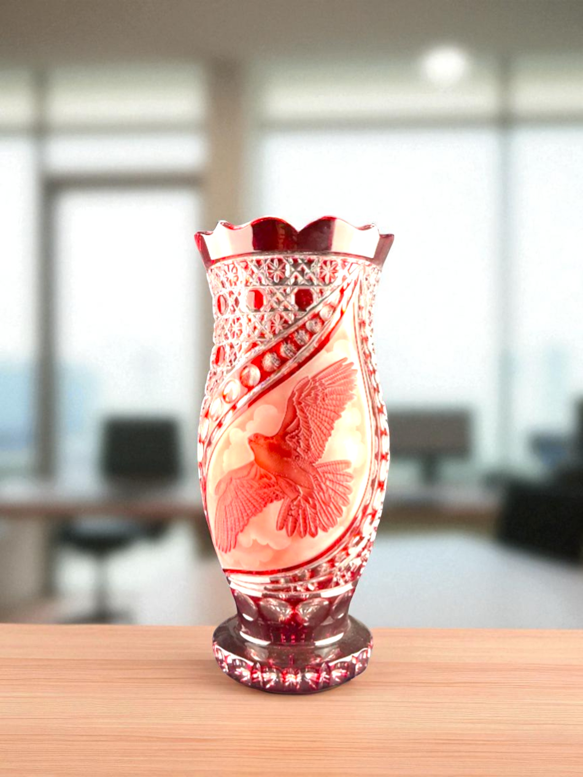 LỌ HOA PHA LÊ KHẮC CHIM HỒNG