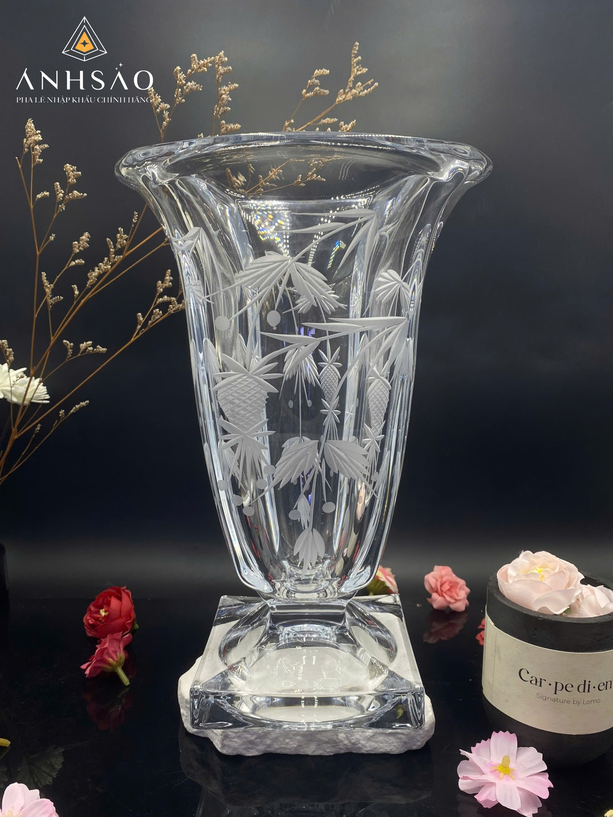 LỌ HOA PHA LÊ KHẮC CHÂN ĐẾ