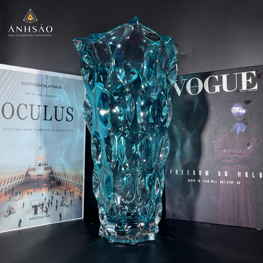 Lọ Hoa Pha Lê Cao Cấp – Biểu Tượng Sang Trọng Và Nghệ Thuật Trang Trí Tinh Tế