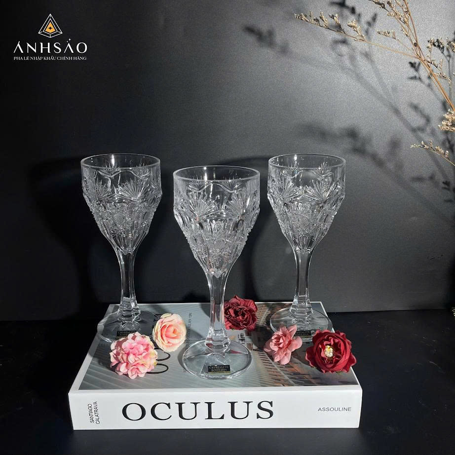 Ly Pha Lê - Điểm Nhấn Nghệ Thuật Cho Bàn Tiệc Và Không Gian Sống