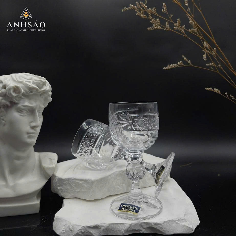 Ly Pha Lê - Vẻ Đẹp Tinh Tế Không Gian Thưởng Thức Rượu Đẳng Cấp