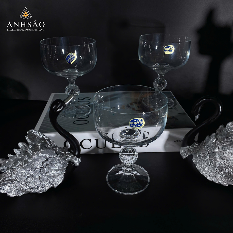 Ly pha lê sang trọng – Điểm nhấn hoàn hảo cho bàn tiệc đẳng cấp