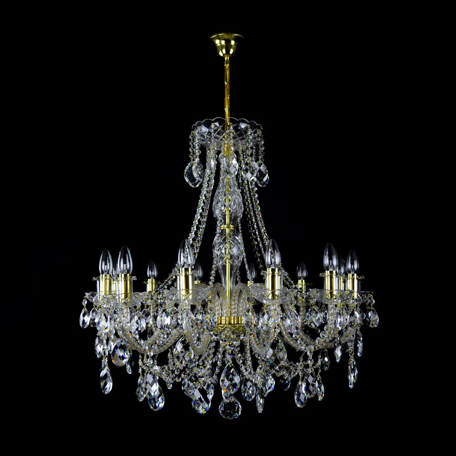 Những mẫu đèn pha lê sang trọng nhất năm 2025