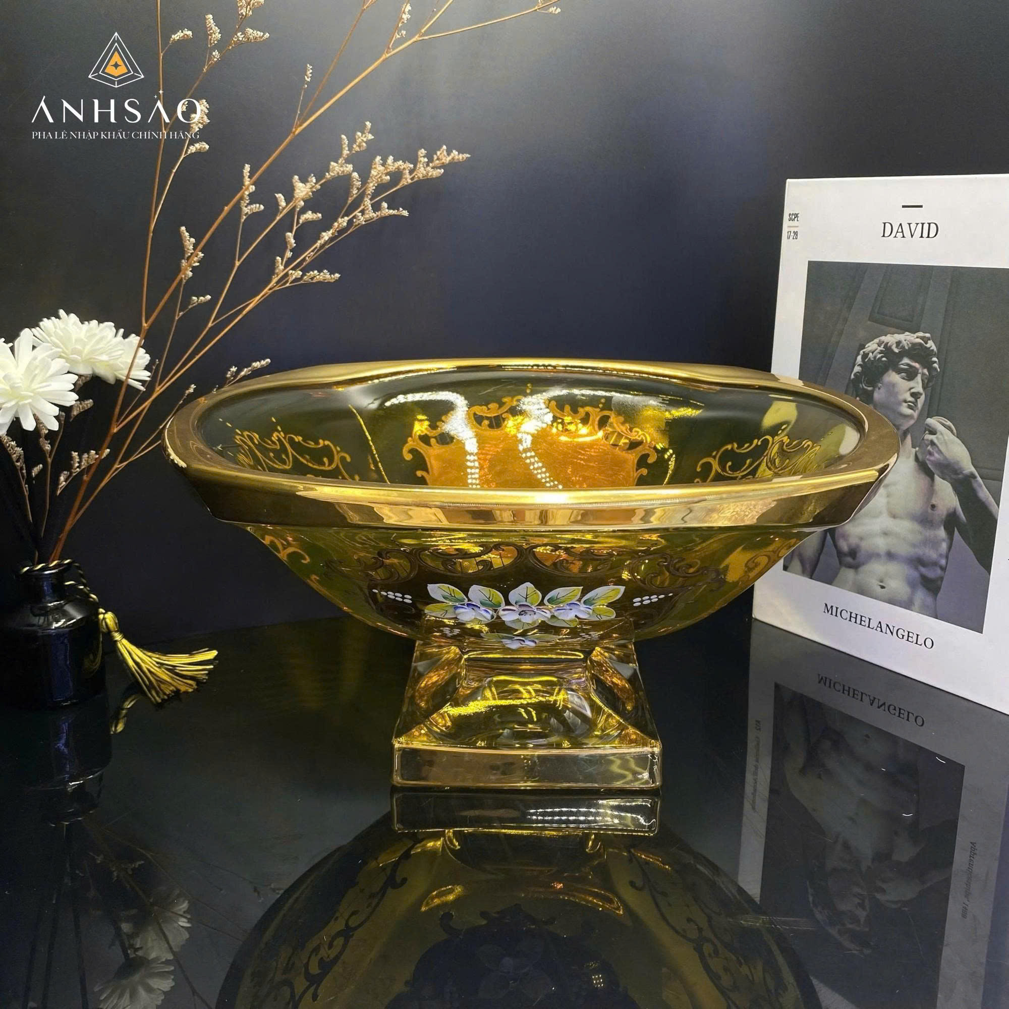 Âu pha lê chân đế mạ vàng