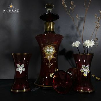 Bộ Sưu Tập Bình Rượu Pha Lê Ruby - Sắc Đỏ Quyền Lực Và Đam Mê