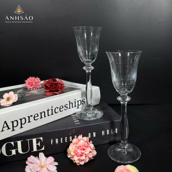 Ly pha lê sang trọng quý phái